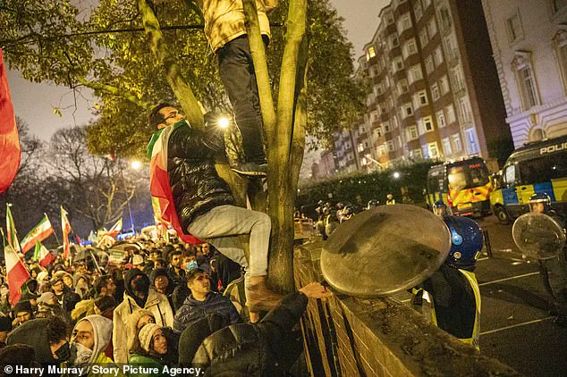 Trump Issues Stark Warning to Iran Amid Brutal Crackdown: U.S. Considers Strong Options as Tensions Escalate
