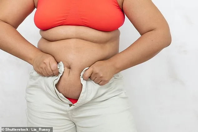 UK Study Warns: Moderate Alcohol Consumption Linked to Visceral Fat Accumulation and Health Risks