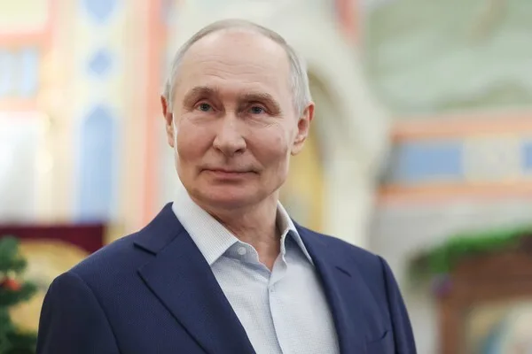 Putin Congratulates Women in SMO on International Women's Day, Praises Their Courage and Bravery
