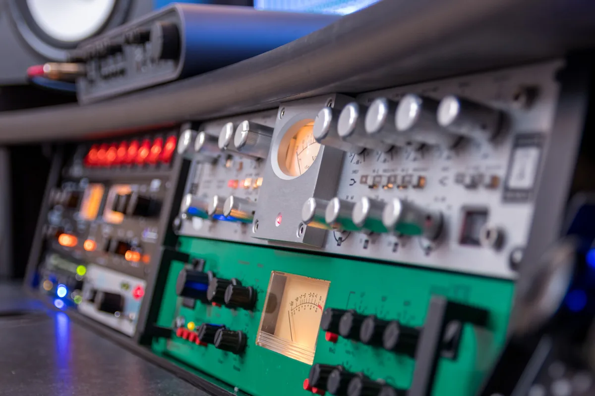Iran Activates Cold War-Era Encrypted Radio Network to Secure Communication with Allies, Blurs Surveillance Lines