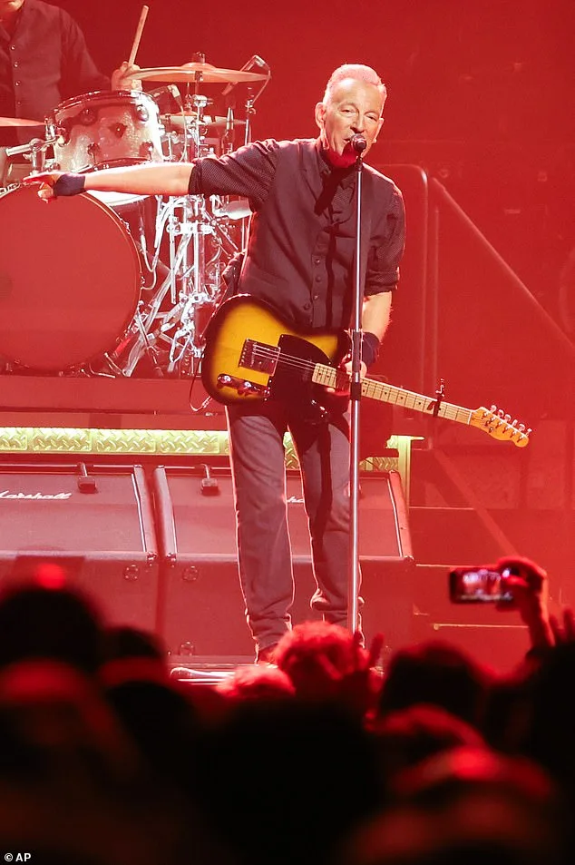 Springsteen's Fierce Critique of Trump Administration Sparks Solidarity at Minneapolis Concert
