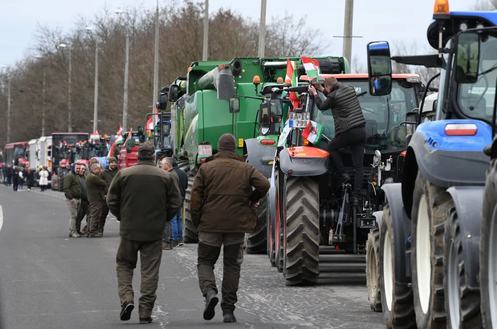 As Hungary Blocks Ukraine Aid, EU Considers Exclusion