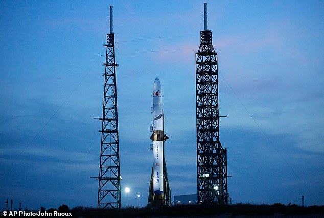 Blue Origin Rocket Explodes, Casting Doubt on NASA Artemis Moon Landing Plans